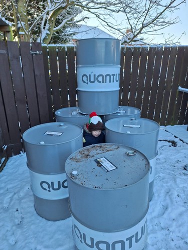Empty oil barrel - barrel, 205