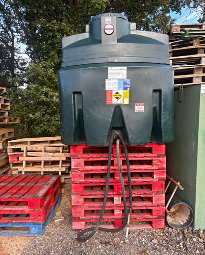 Titan 2500 litre oil - litre, storage